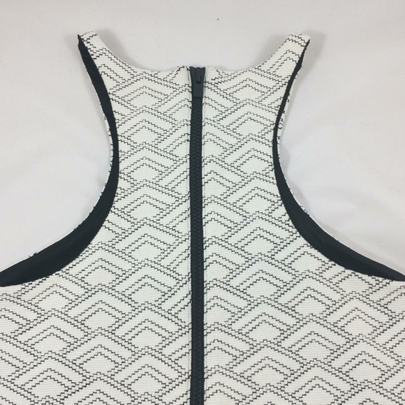 Last Chance!! Express Zippered Crop Top - Picture 4 of 8